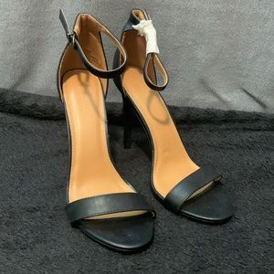 Matte black heels brand new